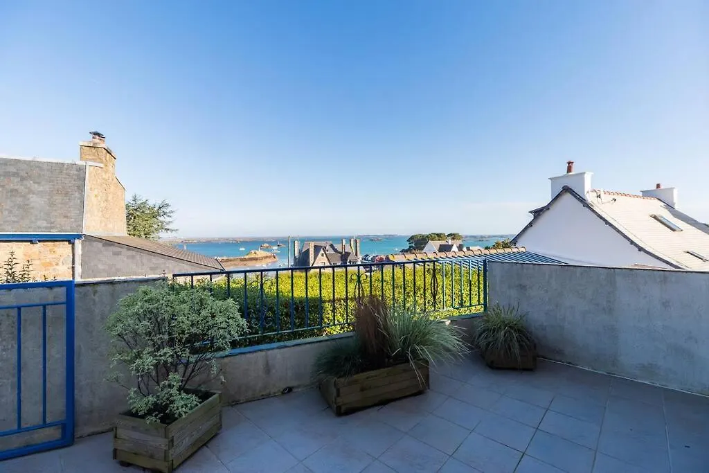 Maison De Pecheurs Avec Vue Sur Mer Et Brehat Ploubazlanec 0*,  France
