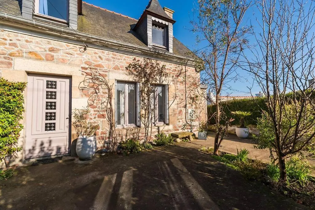 Maison De Pecheurs Avec Vue Sur Mer Et Brehat Ploubazlanec Francia
